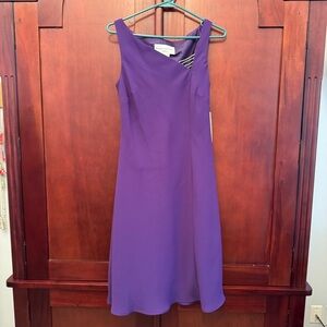Evan Picone Elegant Sleeveless Dress in Purple with embellishment Size 4 NWT